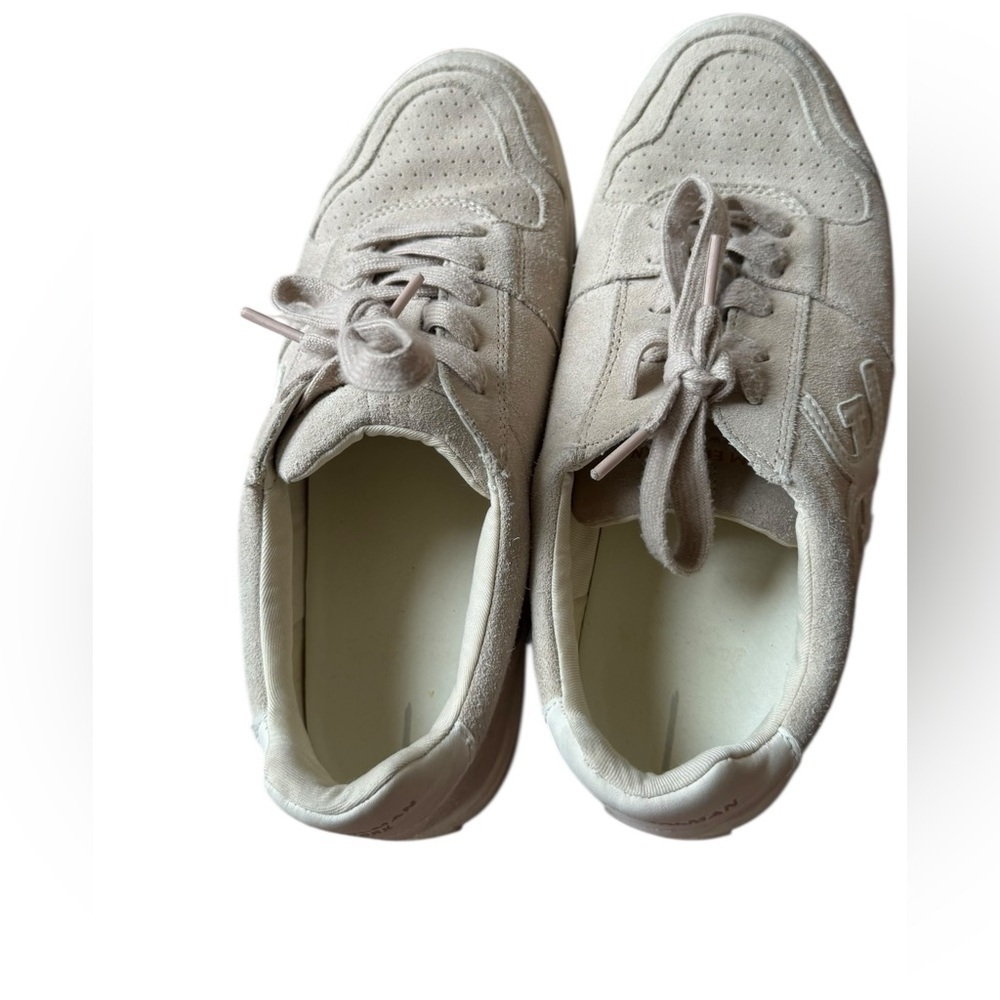 Women’s Sam Edelman Beige Leather Sneakers Size 8.5​​